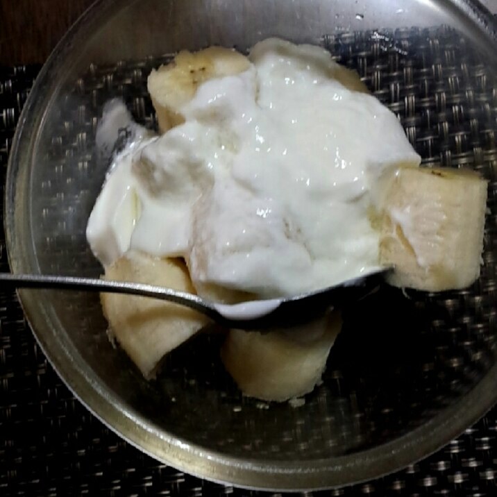 バナナとにんにくマヨの豆腐クリーム